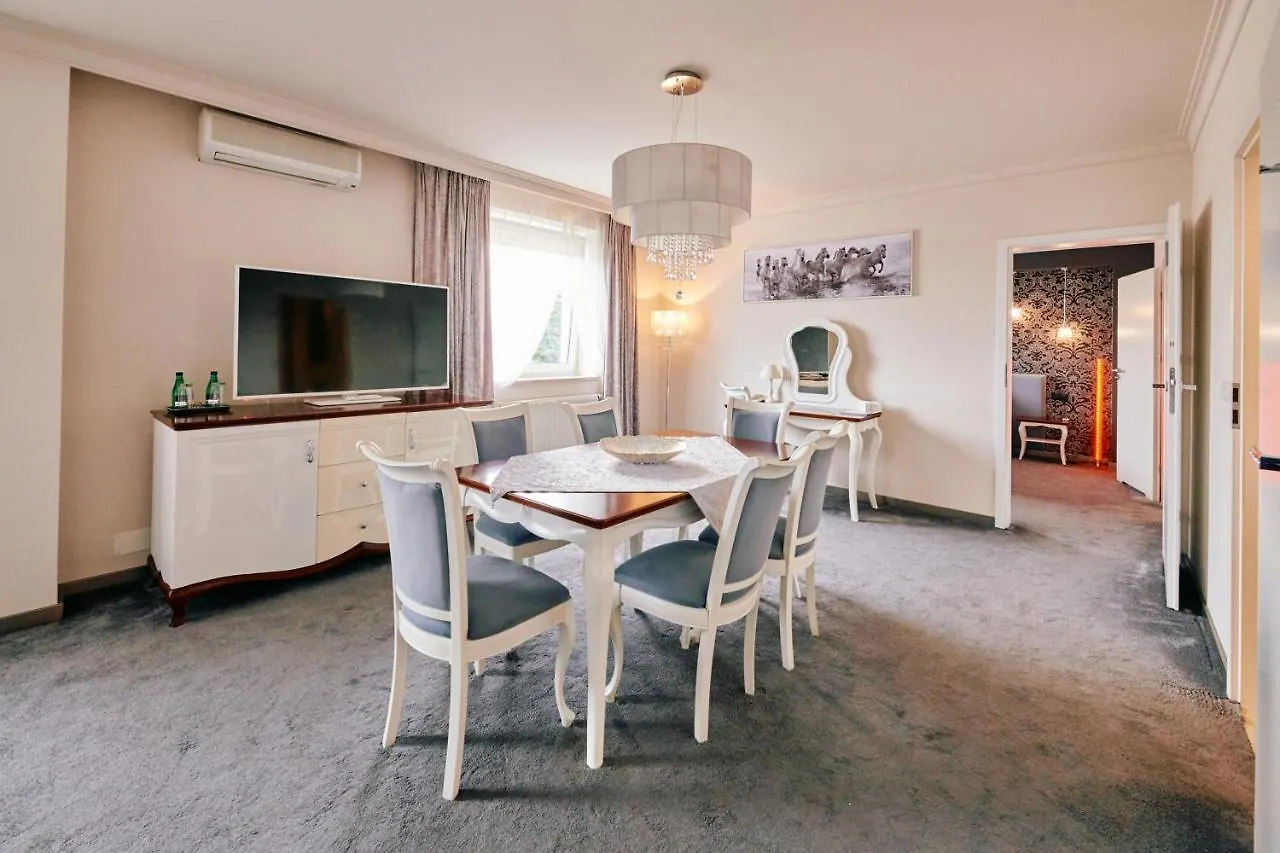 Bialy Dom Henlex Hotel Restauracja Poznan 3*,  Poland