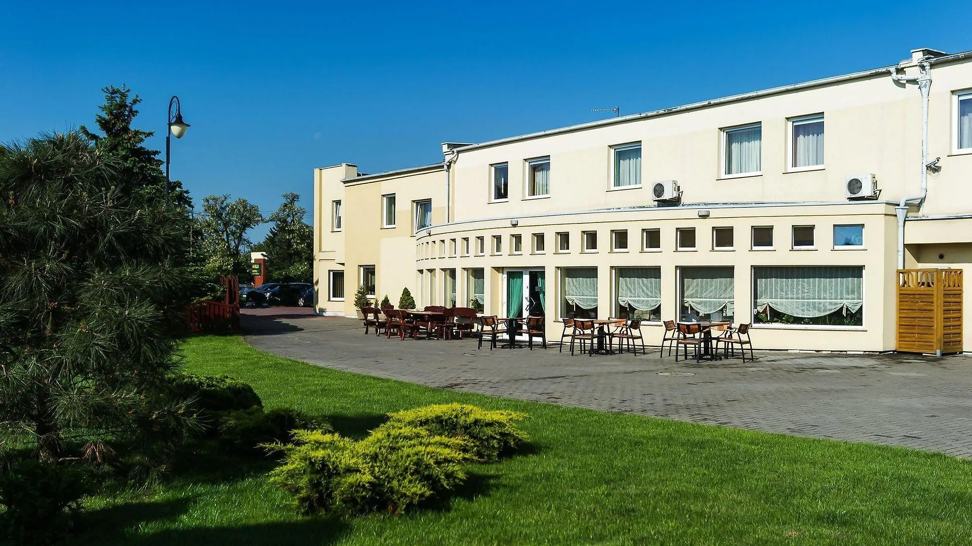 ***  Bialy Dom Henlex Hotel Restauracja Poznan Poland